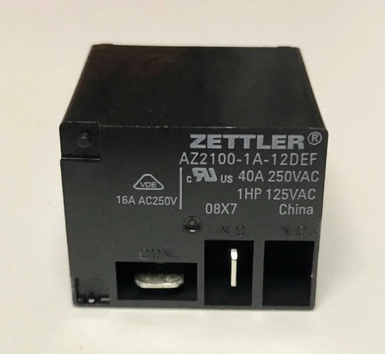ZETTLER AZ2100 1A 12 DEF 12 VDC 40 AMP 125-250 VAC