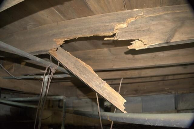 Water damaged floor repair 