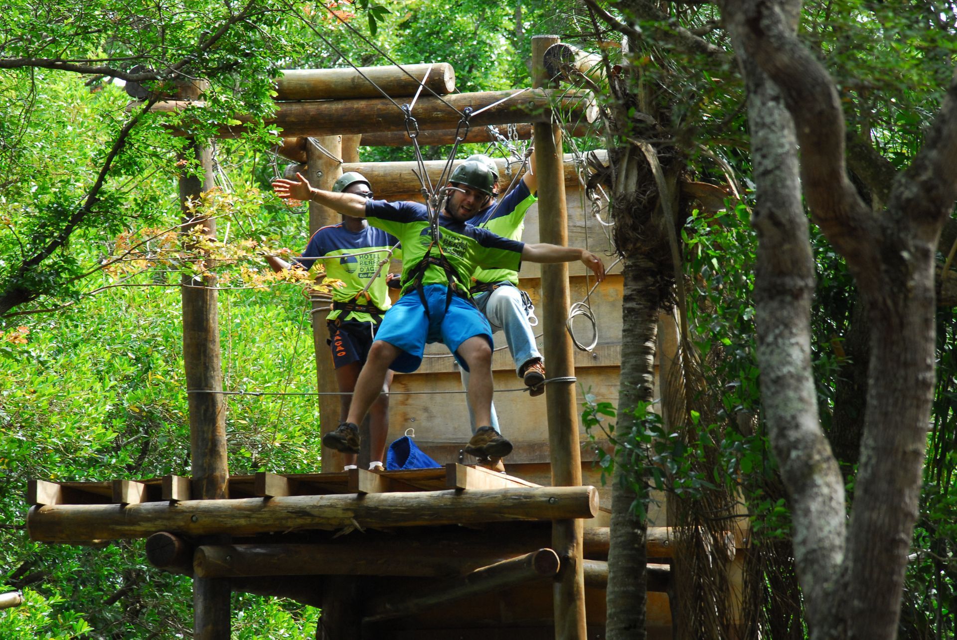 Aproveite o feriado prolongado do dia do trabalhador e viva momentos incríveis junto a natureza.