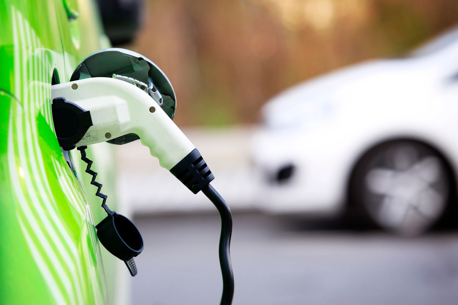 Sähköautojen latausasemien asennus kauniainen