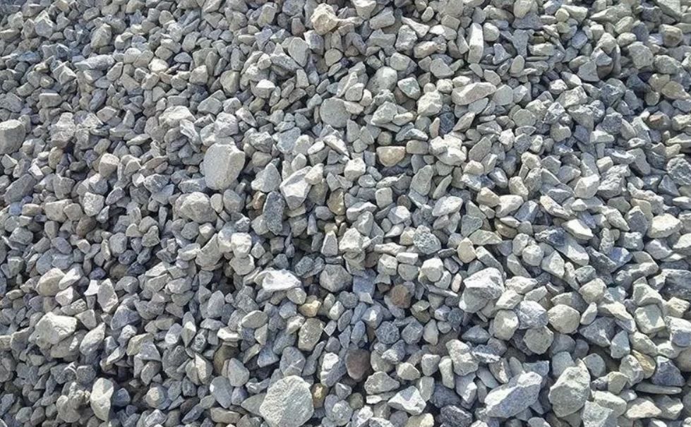 prodotti inerti per edilizia: sabbie, pietrisco, terre e stabilizzanti, massi di arenaria, materiali di recupero La Spezia