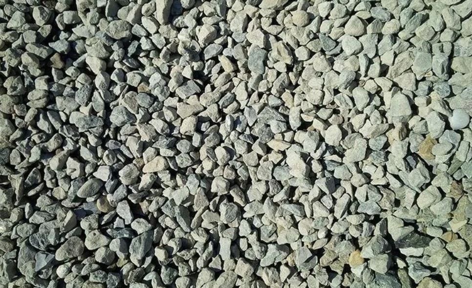 prodotti inerti per edilizia: sabbie, pietrisco, terre e stabilizzanti, massi di arenaria, materiali di recupero La Spezia