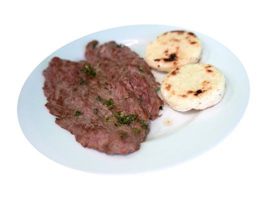 Carne Asada con Dos Arepitas