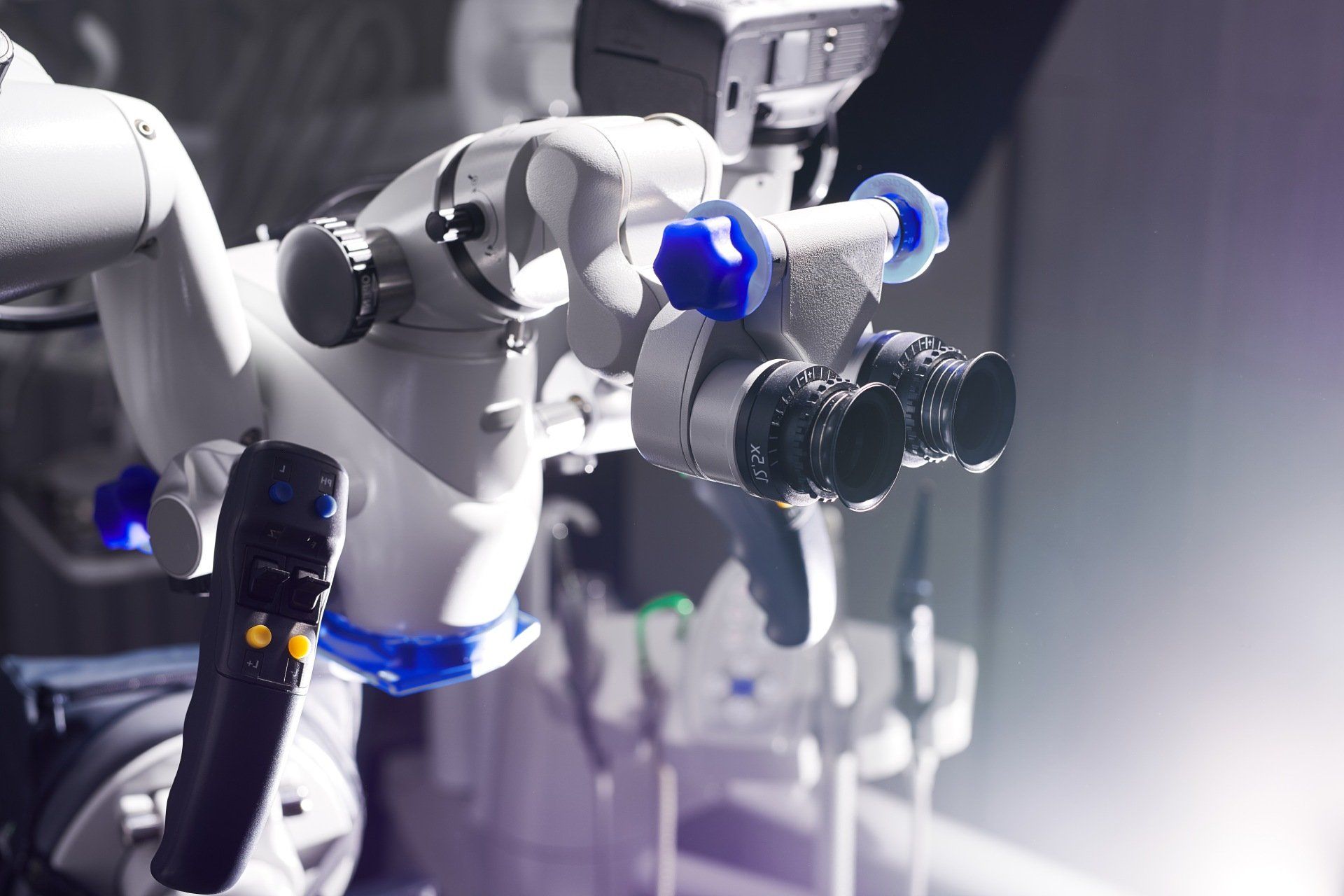 Операционное микроскоп