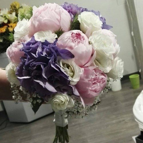 Bouquet in lila,bianco e rosa