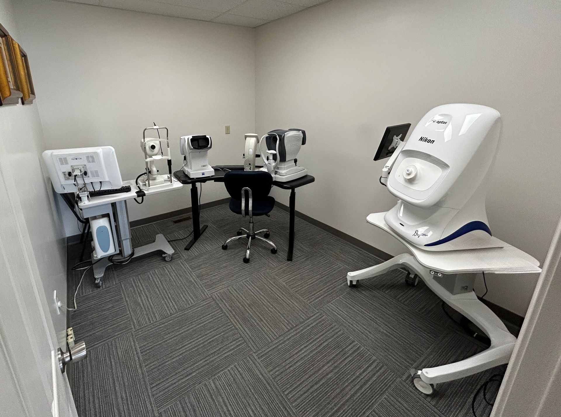 Bay Eye Center in Cedarville | Eye Care Center Testing Room | Plymouth, MA