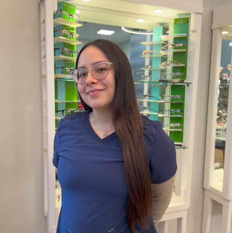 Hellwy, Bay Eye Center team member