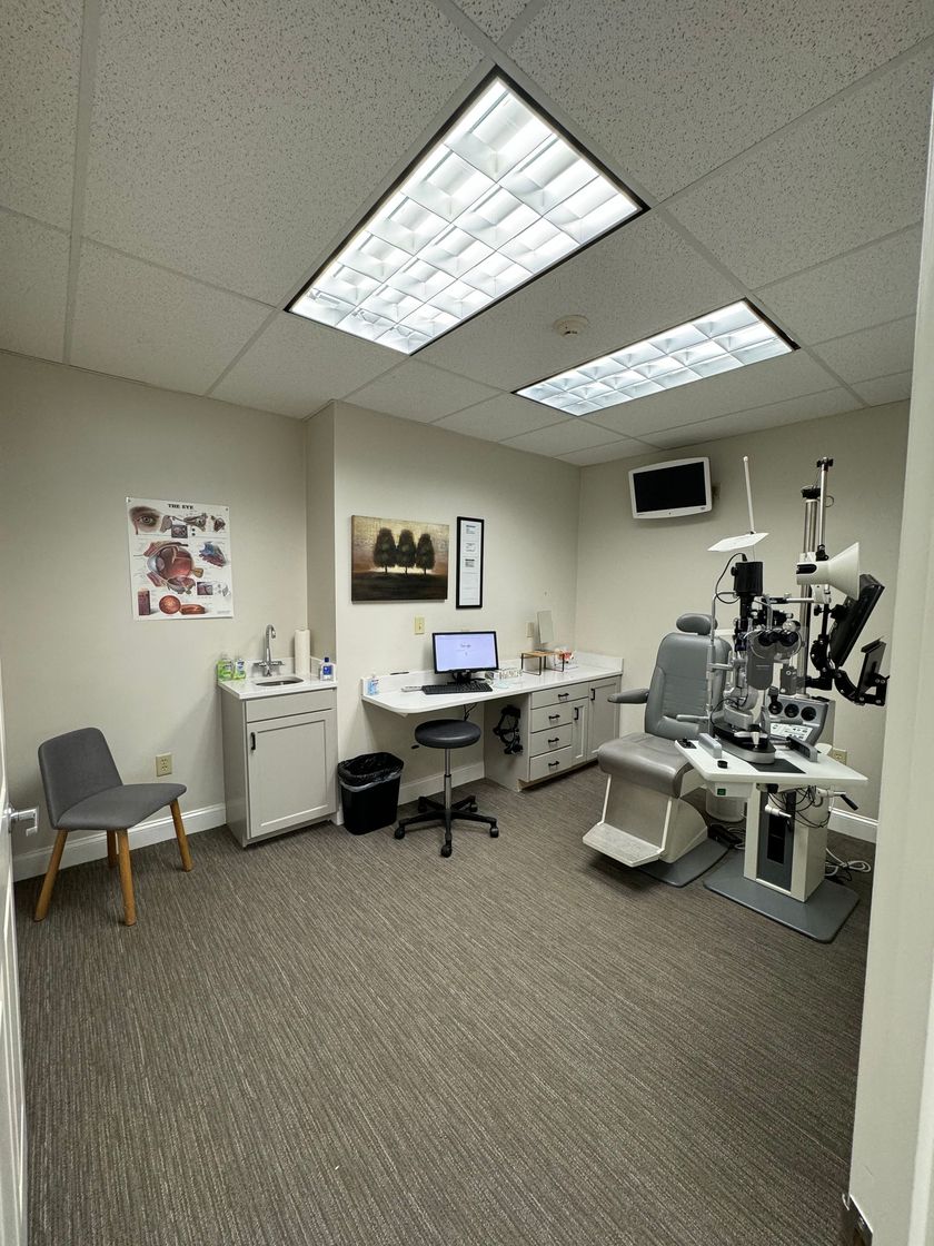 Bay Eye Center in Mansfield Exam room