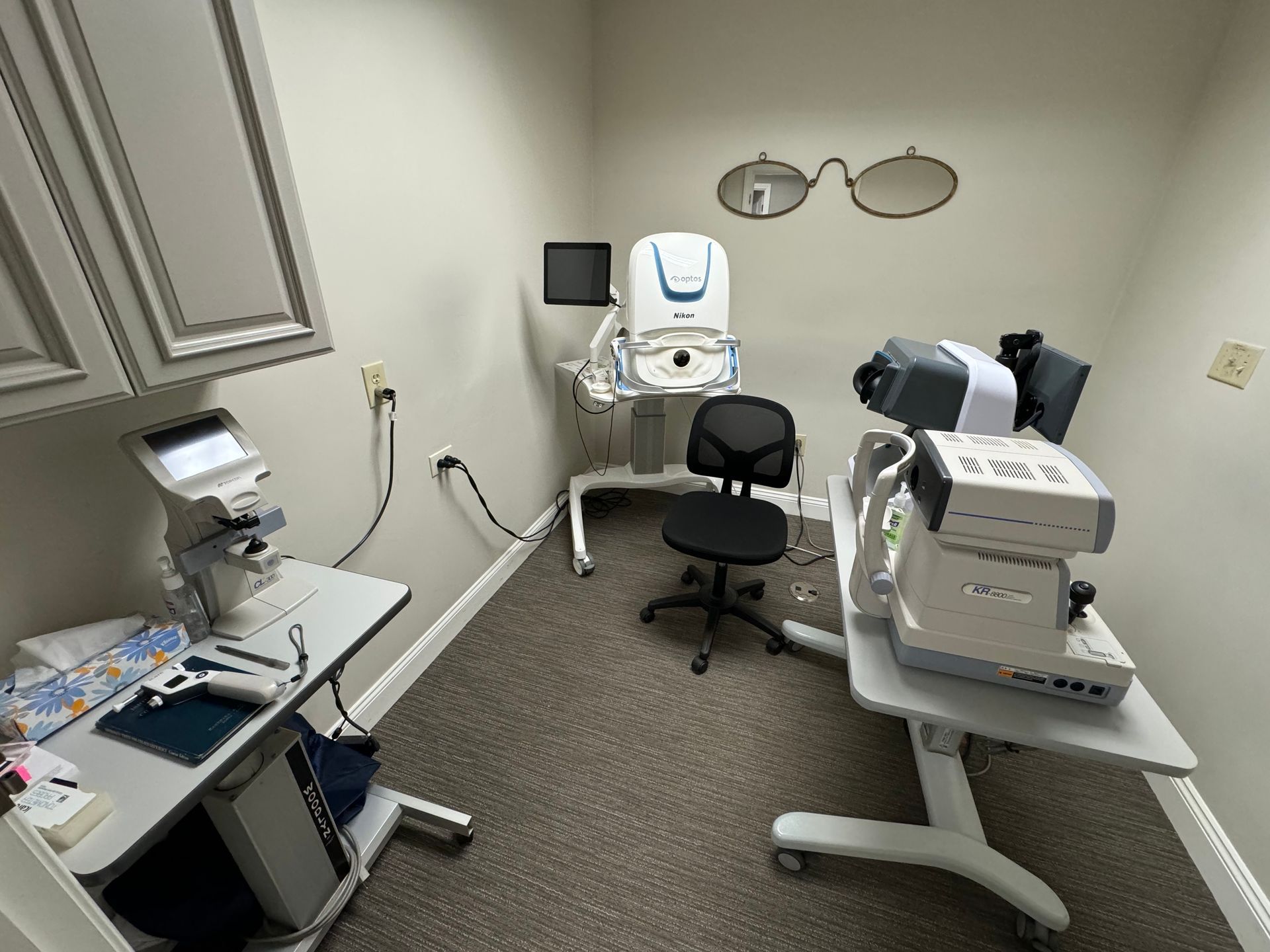 Exam room and Optos machine at Bay Eye Center in Mansfield