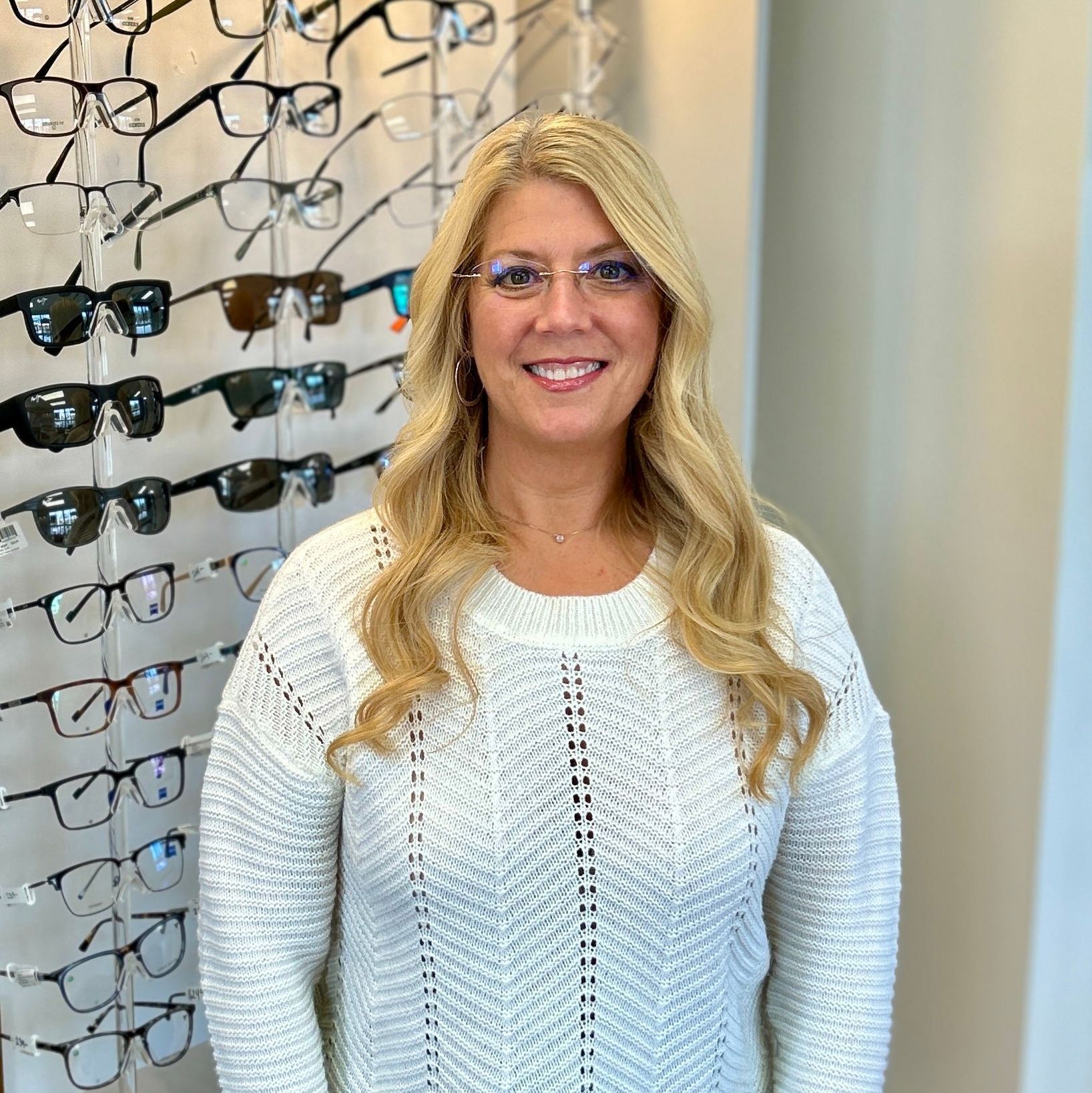 Bay Eye Center in Cedarville Licensed Optician