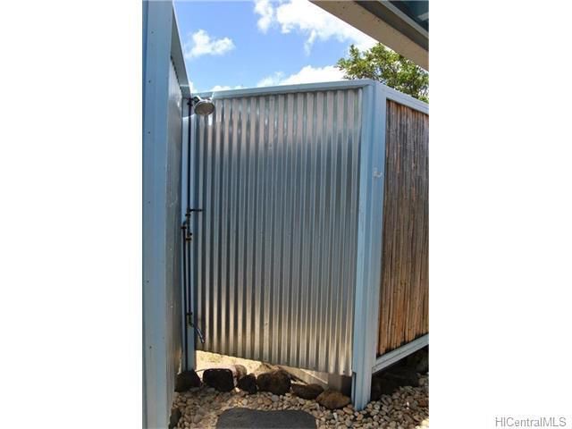 180 Aumoe Rd sidewall