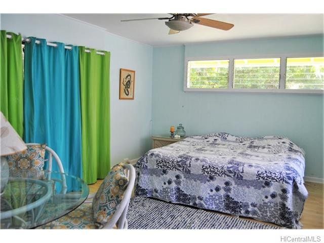 180 Aumoe Rd bedroom