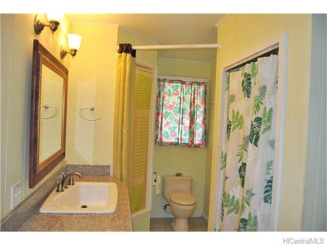 180 Aumoe Rd bathroom 2