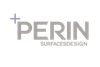 Logo PERIN Surfaces Design in grigio con un'icona a forma di croce