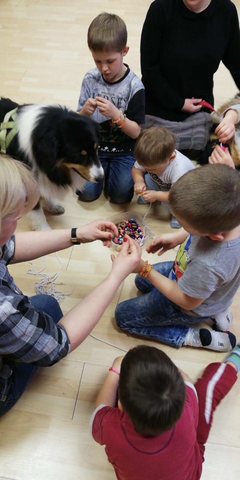 Kinologs, terapijas, kanisterapija, suņi, bērni, jaunieši