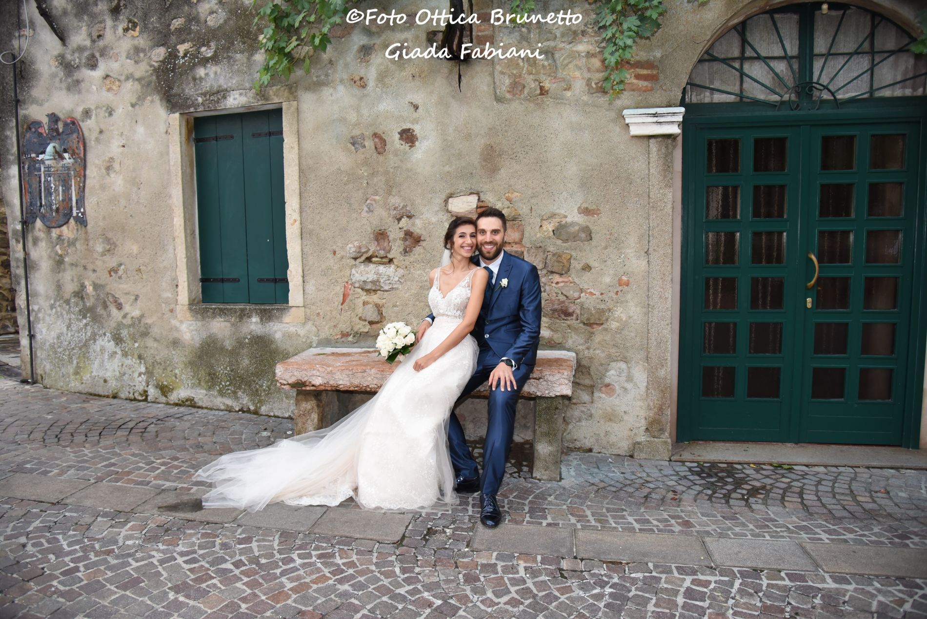 coppia di sposi dopo la celebrazione