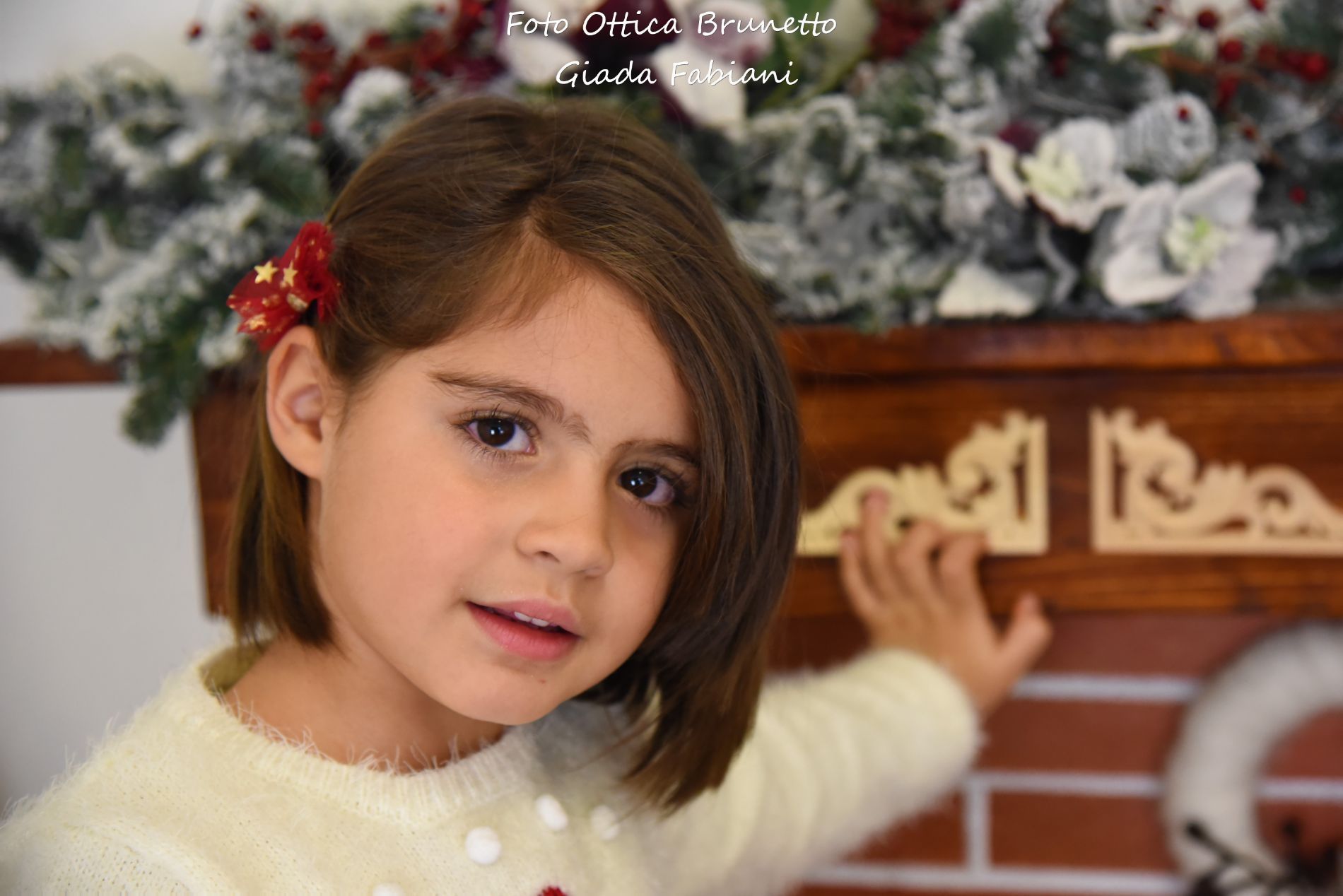 scatto di una bambina a tema natale