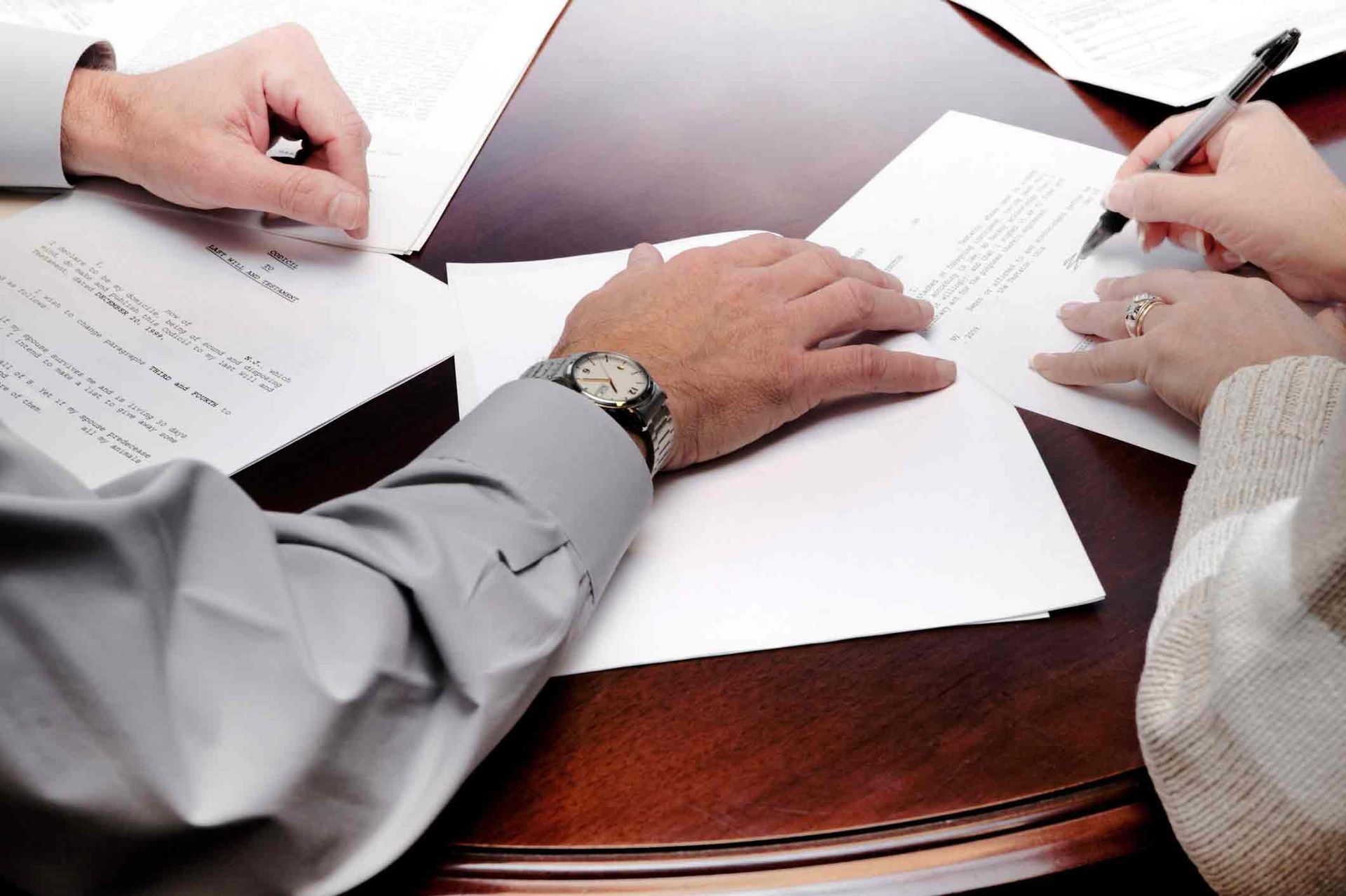 Signing Documents — Cincinnati, OH — Lance S. Cox