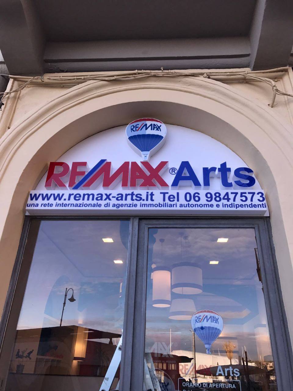 tabelle e insegne commerciali