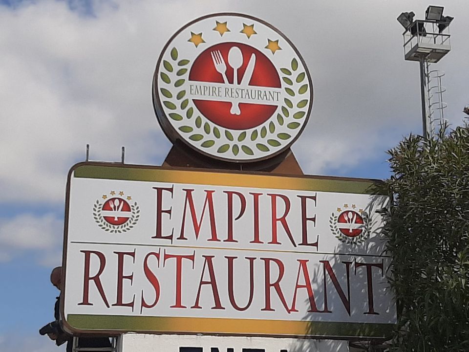 insegne al neon per attività commerciali