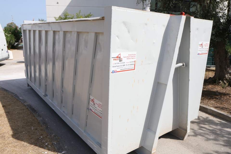 Contenitore per rifiuti edili