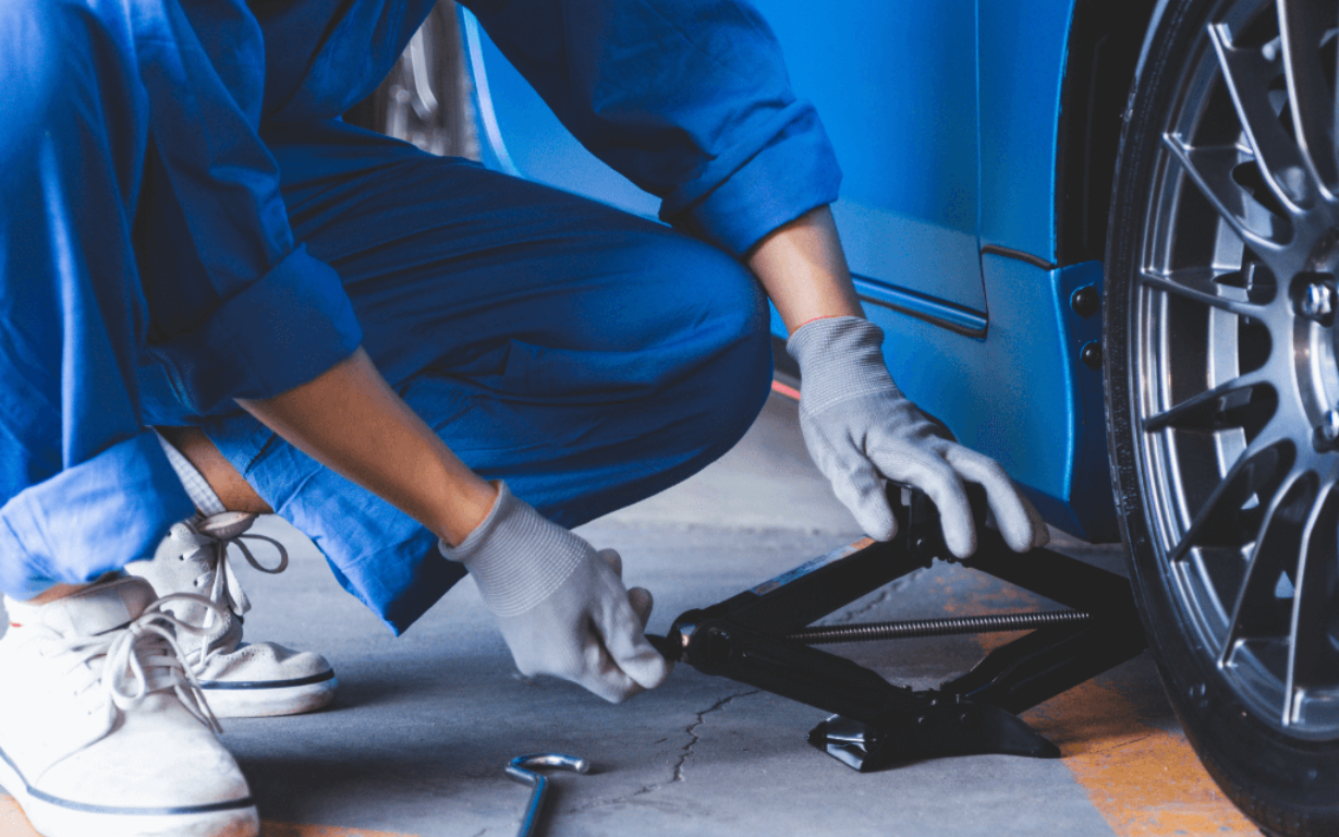 a mechanic doing a pre-purchase inspection