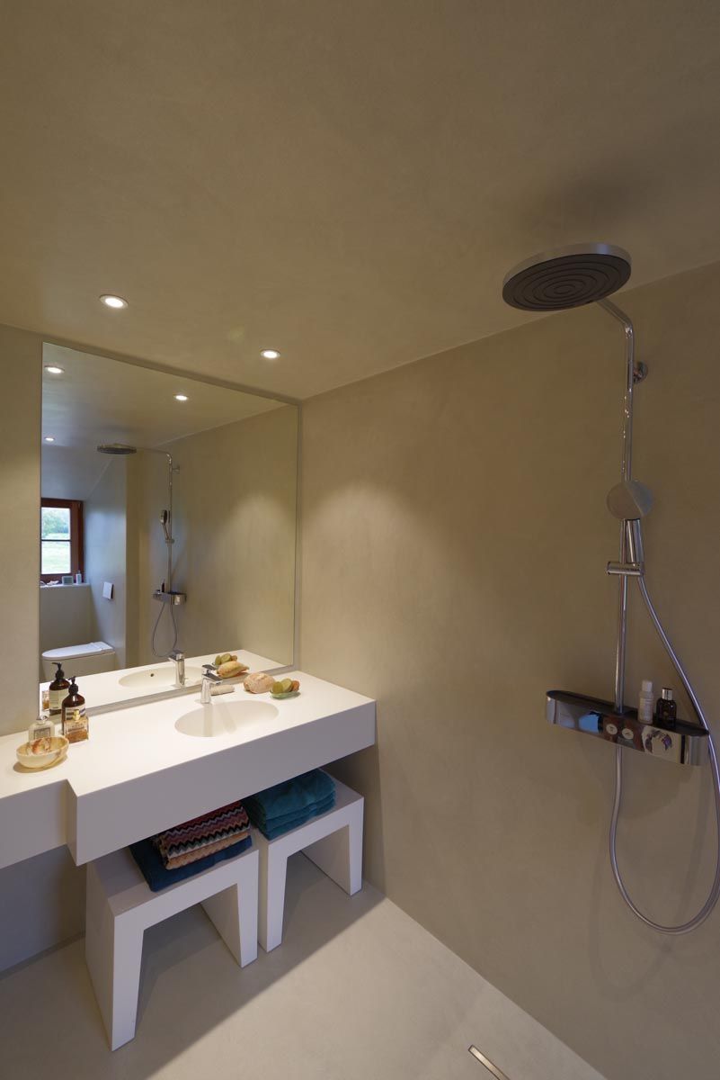 Errelab harsgebonden microcement Basalto effect