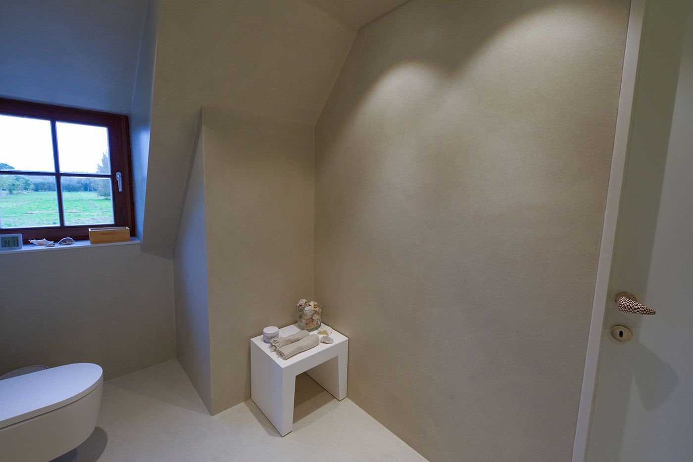 Errelab harsgebonden microcement Basalto effect