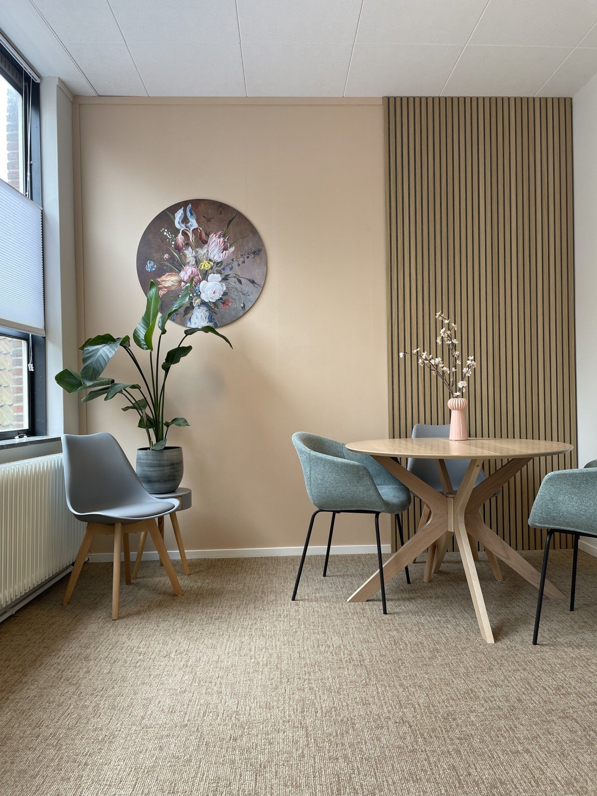 interieurontwerp voor praktijkruimte, akoestische latten