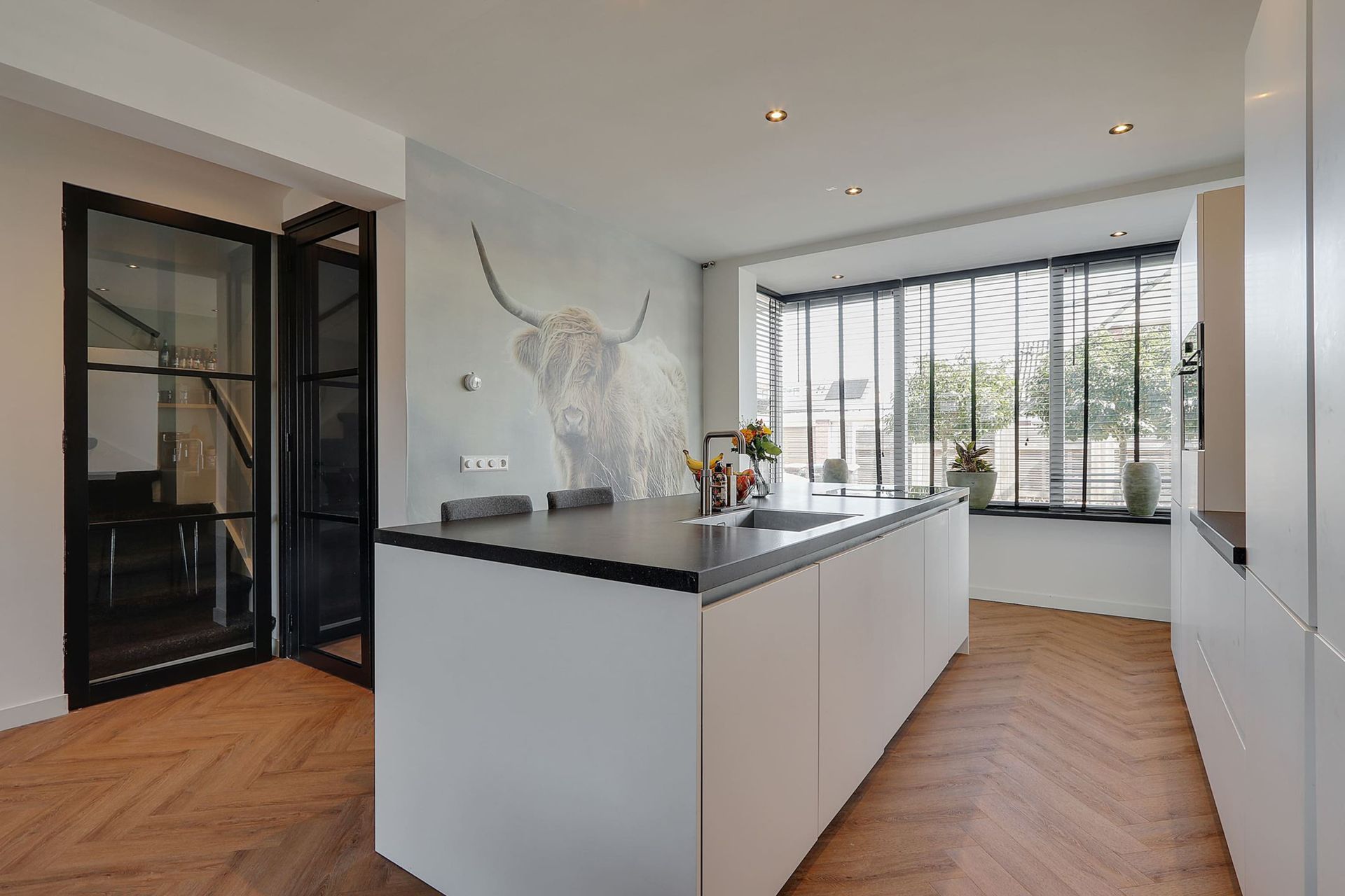 badkamer ontwerp purmerend bad en nis met verlichting boven het toilet