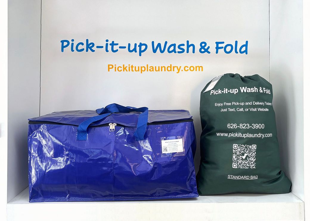 Two laundry bags, Standard bag and XL bag