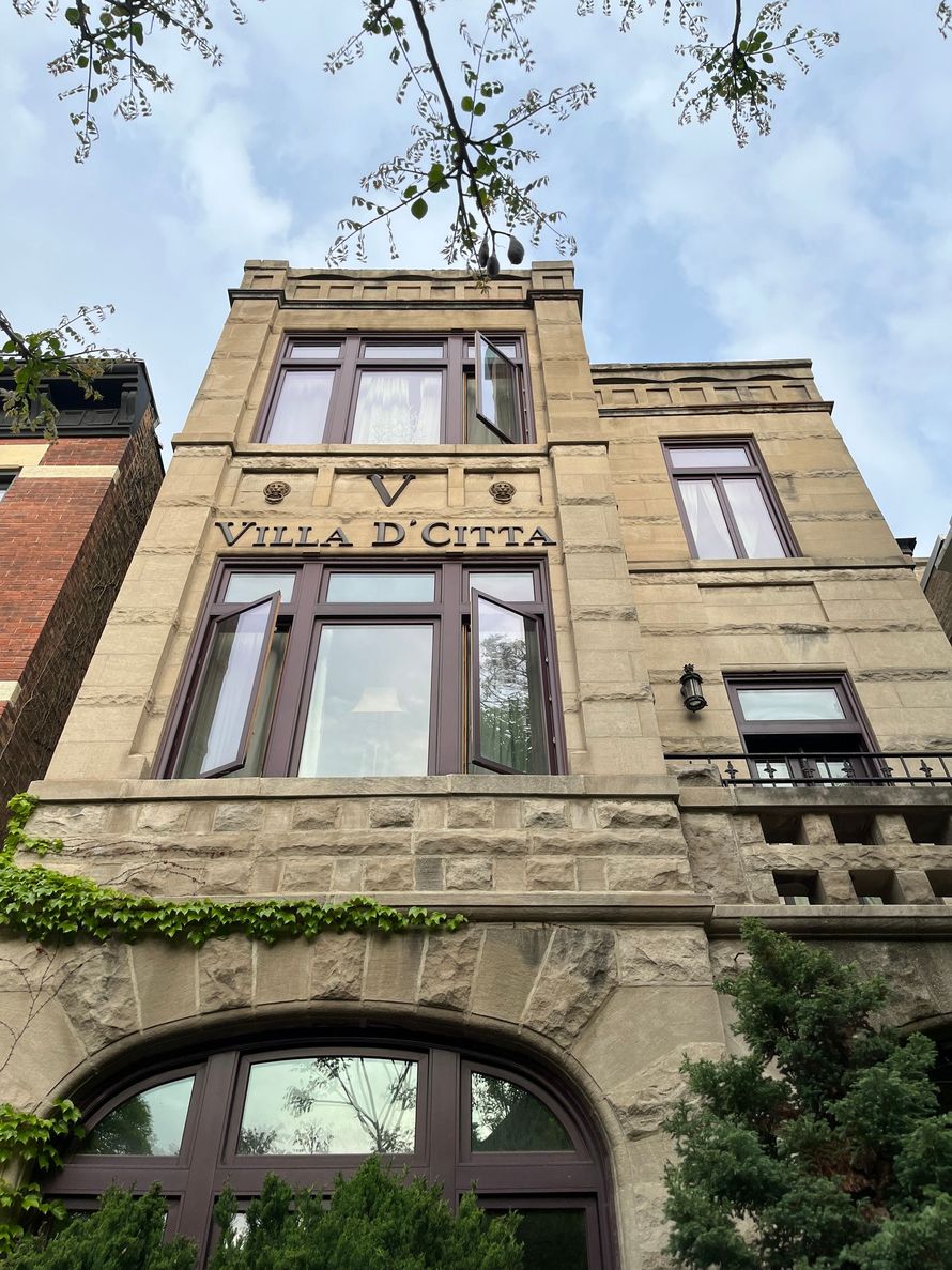 Looking up at the villa d ' citta building