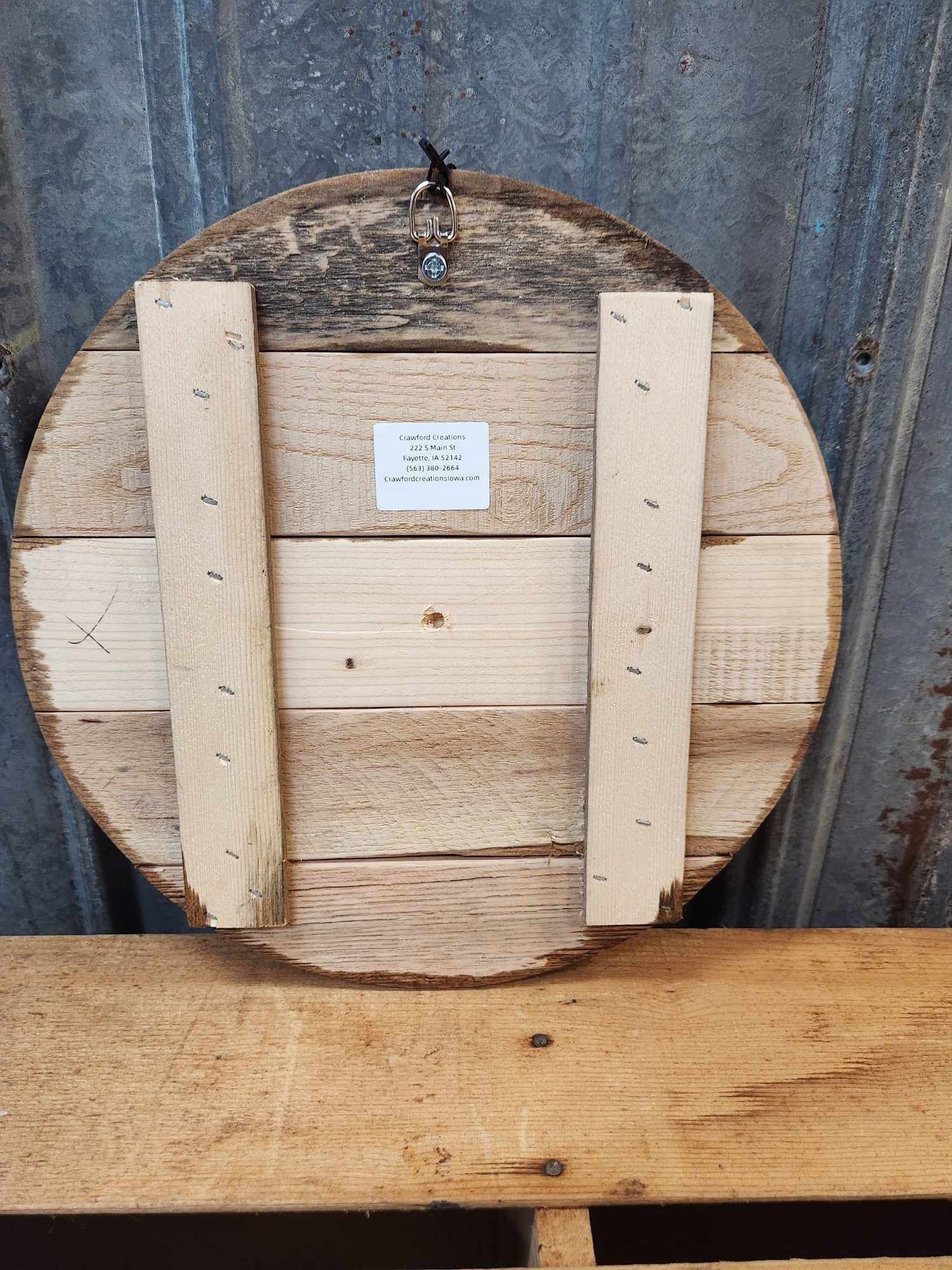 Round welcome American flag sign