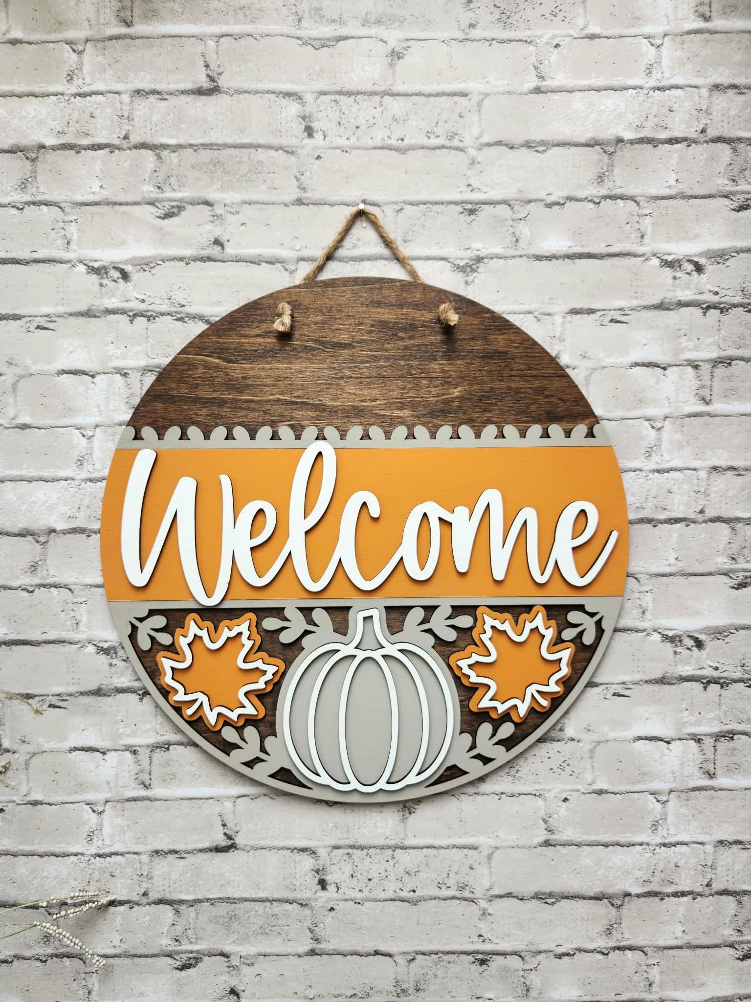 Round welcome with pumpkins door hanger, round welcome with pumpkins door sign, fall door hanger