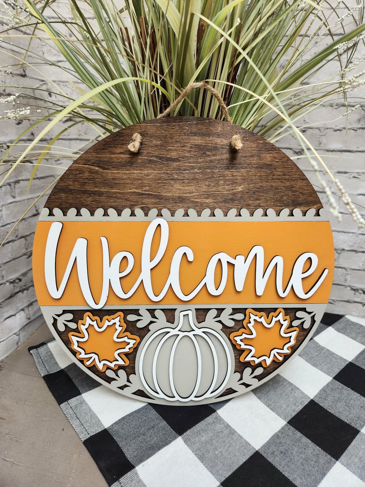 Round welcome with pumpkins door hanger, round welcome with pumpkins door sign, fall door hanger