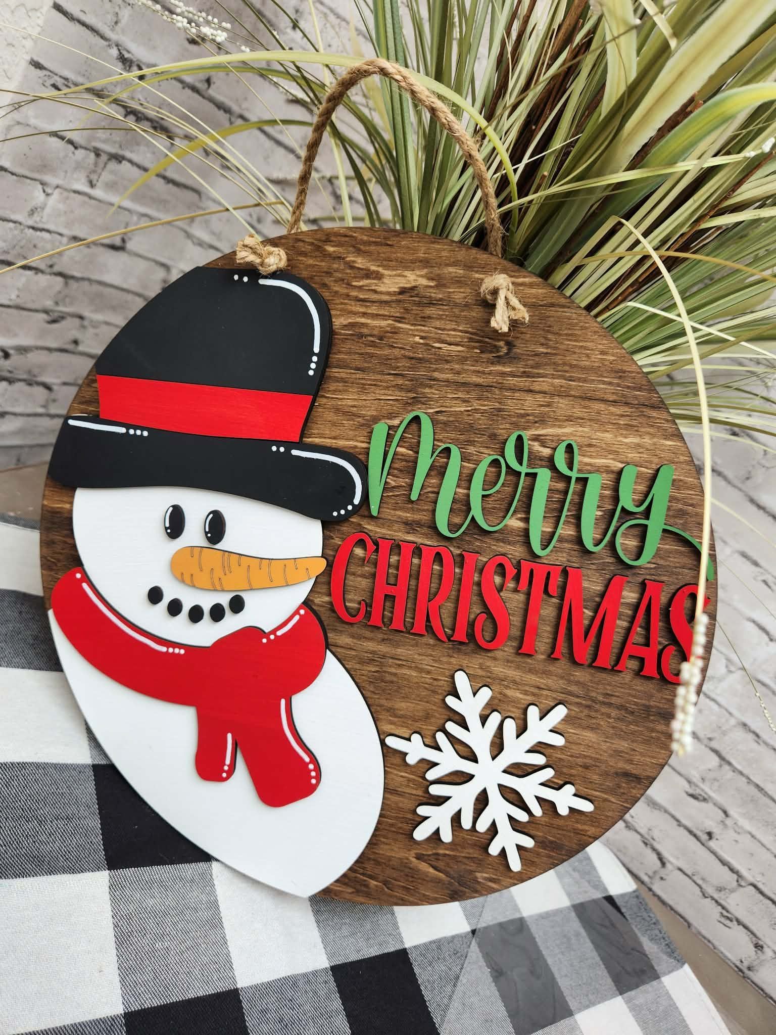 Round Merry Christmas door sign, Round Merry Christmas door hanger, Round Merry Christmas with snowman door sign