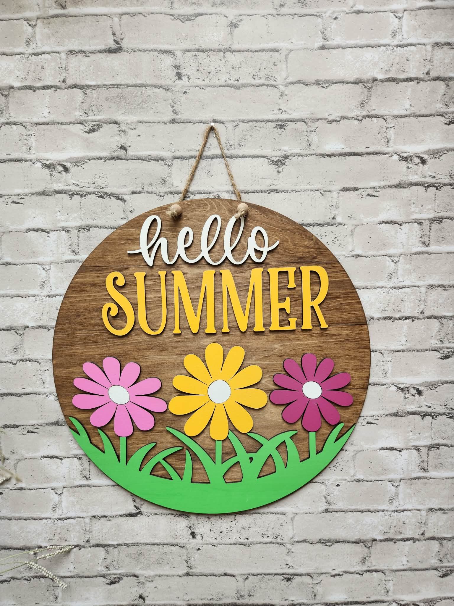Hello summer door hanger with pink and yellow daisies