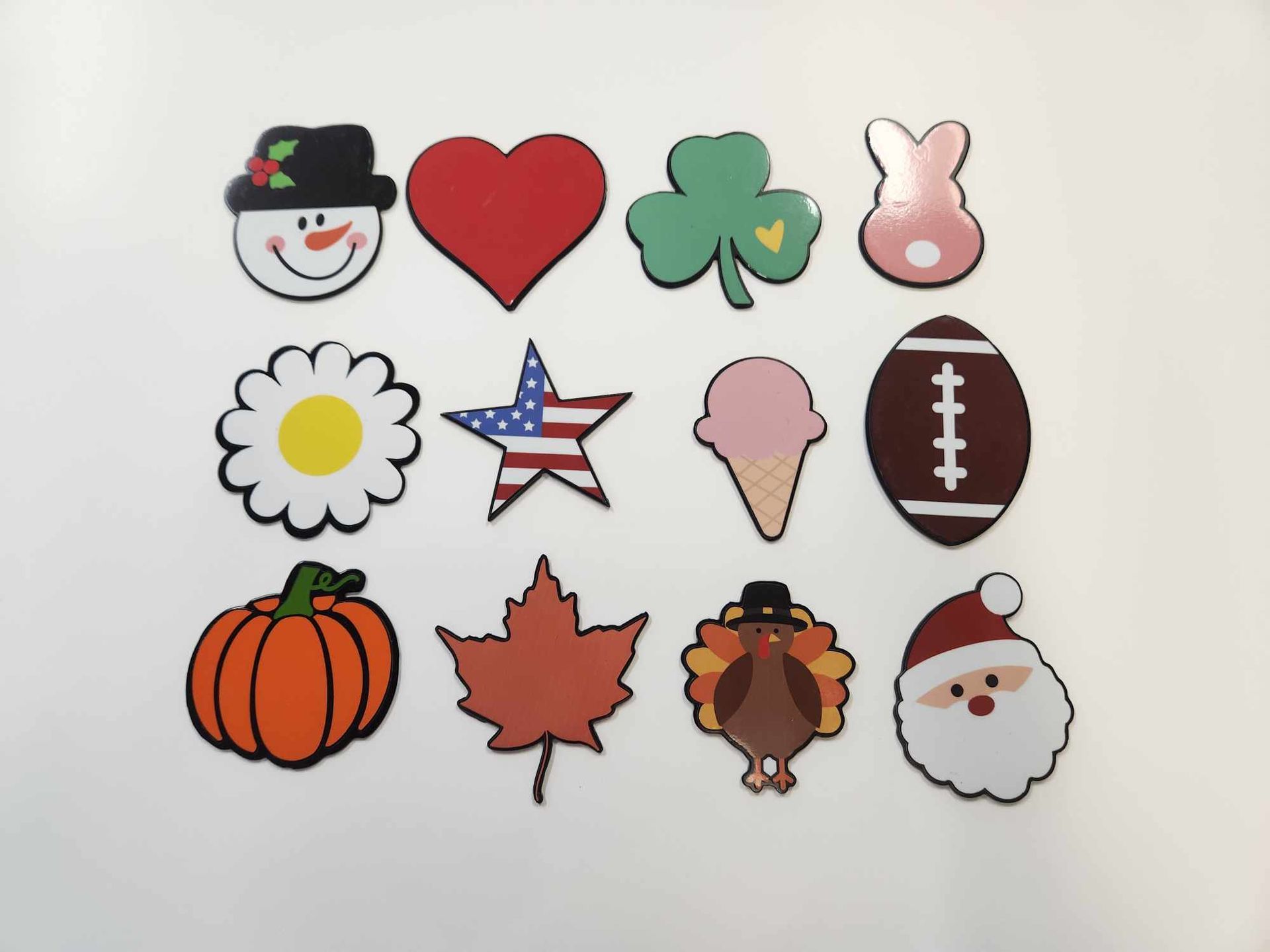 Welcome sign with monthly change outs - white