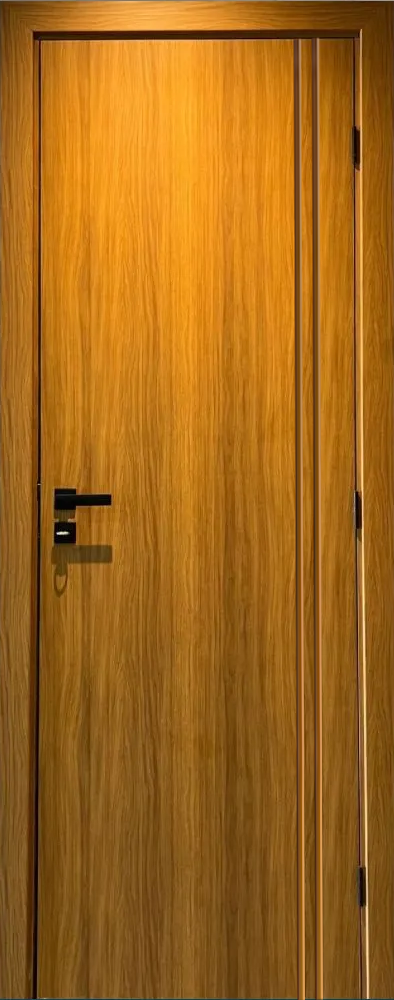 Um close de uma porta de madeira com uma maçaneta preta.