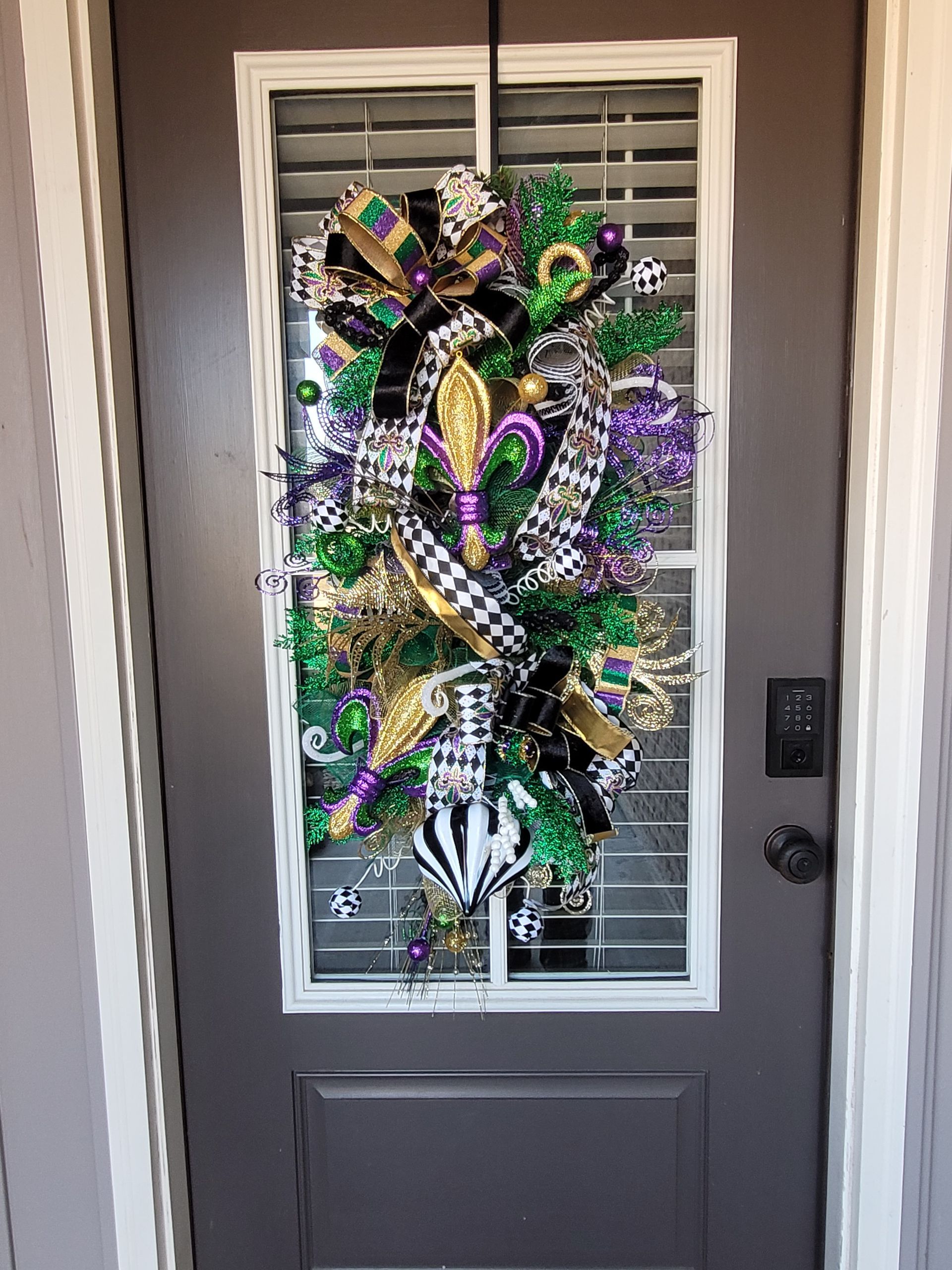 swag with a touch of black and white