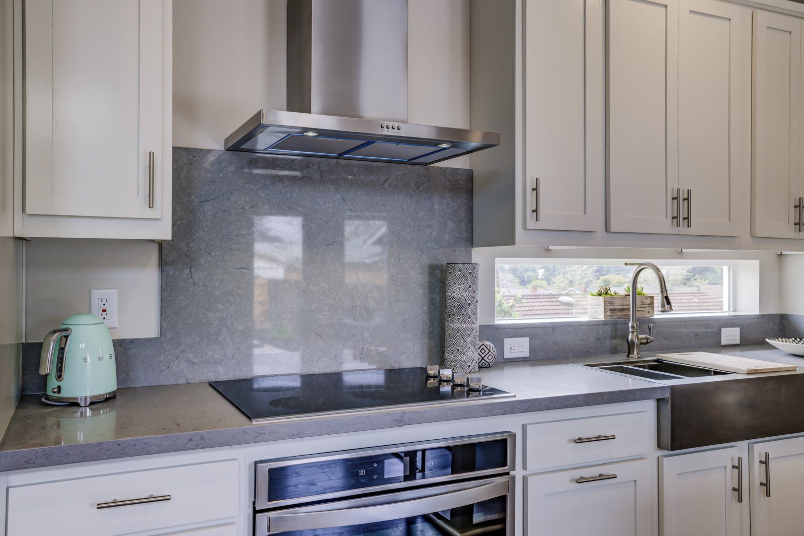 Glass Cooktop and Stainless Steel Hood