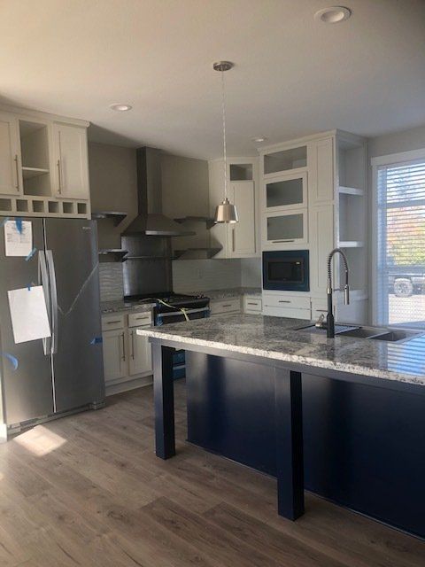 Kitchen and Island with Seating