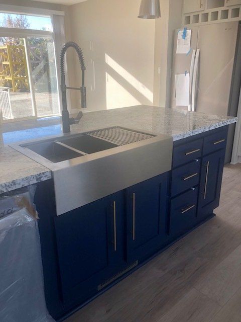 Double Bowl Stainless Steel Sink in Granite Island