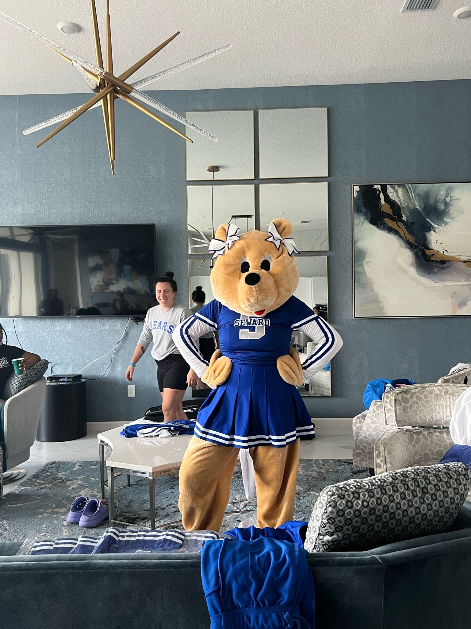 Bears Cheerleaders's mascot