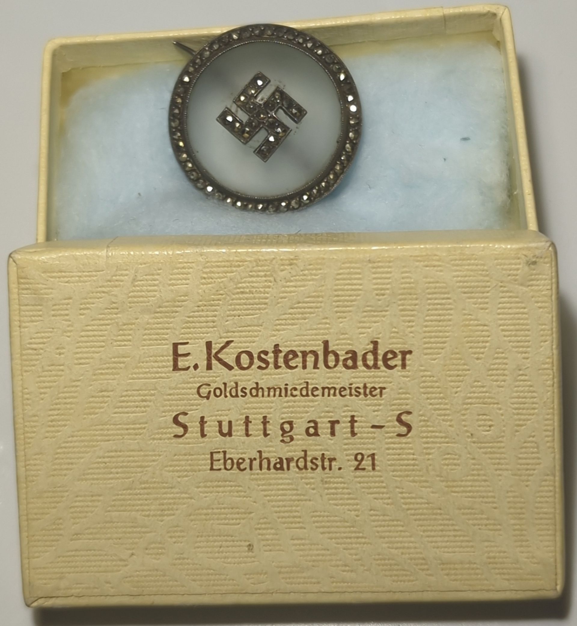 Zilveren 835 broche met glas– in origineel E. Kostenbader (Stuttgart) doosje