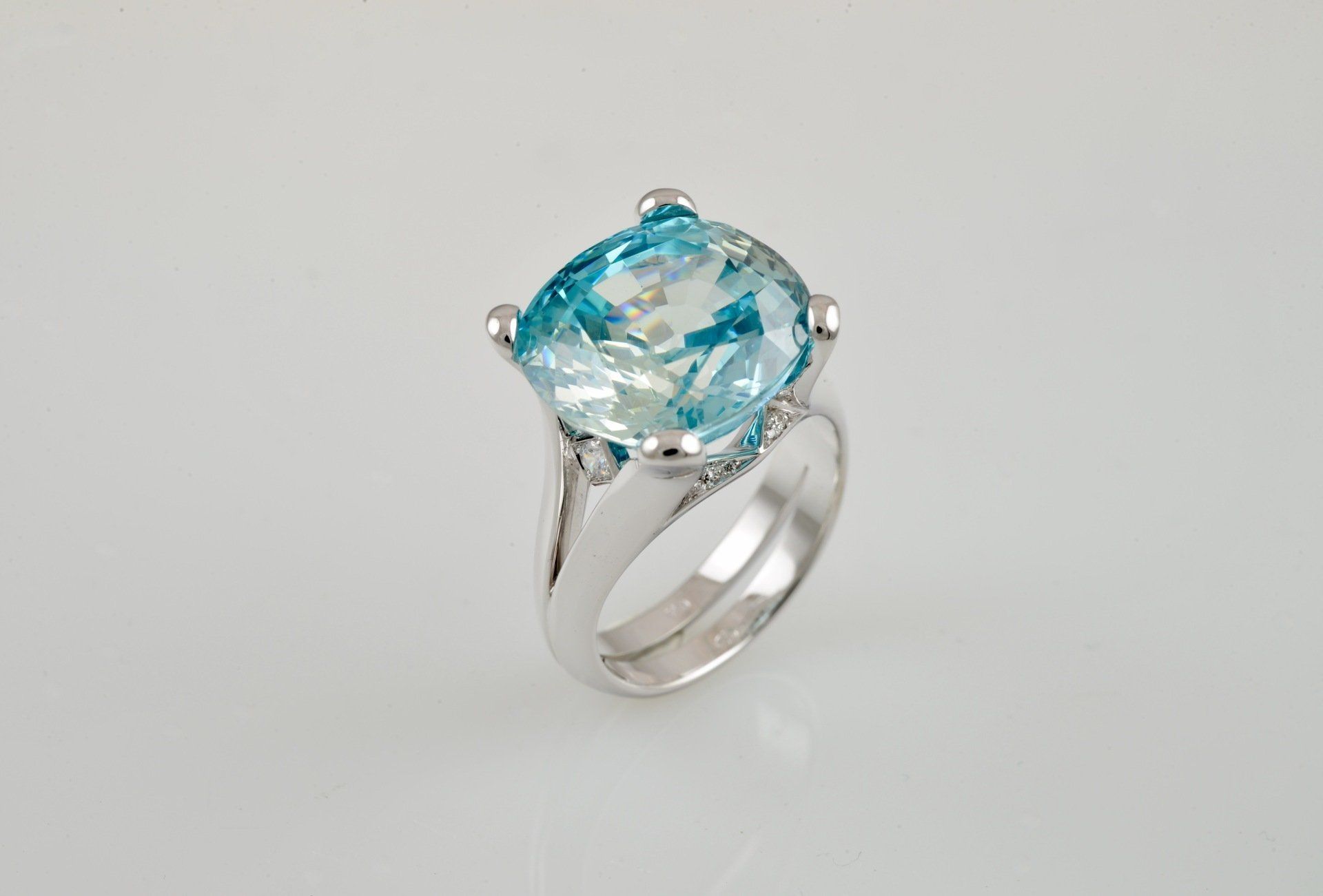 Zirkon-Brillanten Ring