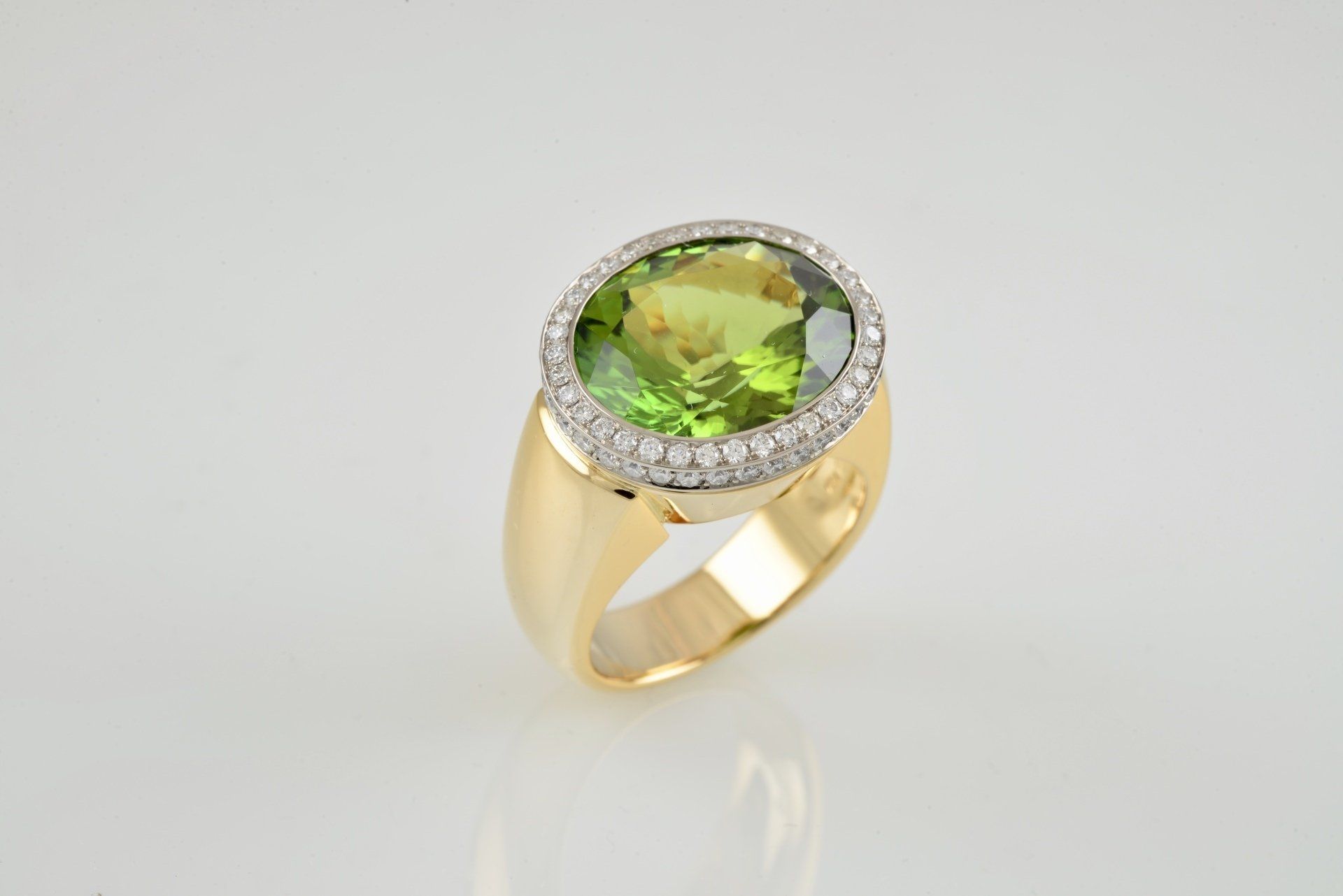 Peridot-Brillanten Ring