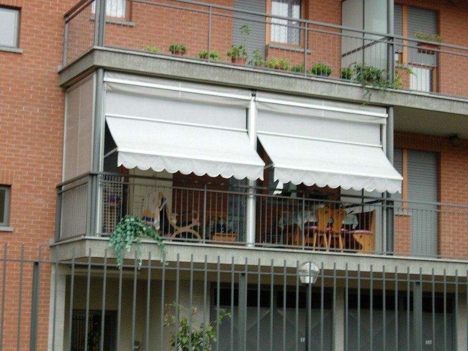 Tende veranda estive doppie su un balcone
