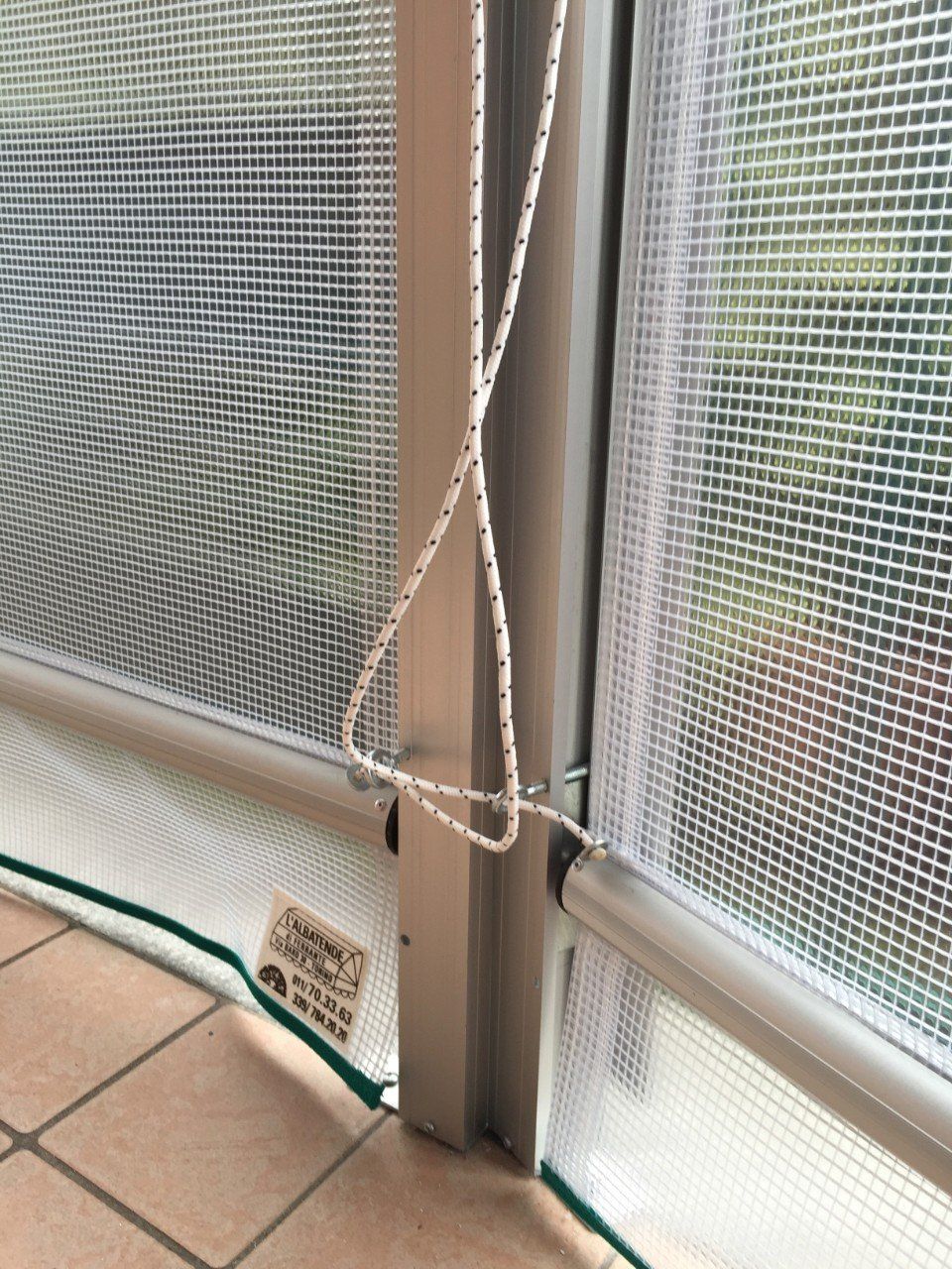 Chiusura della tenda a guida