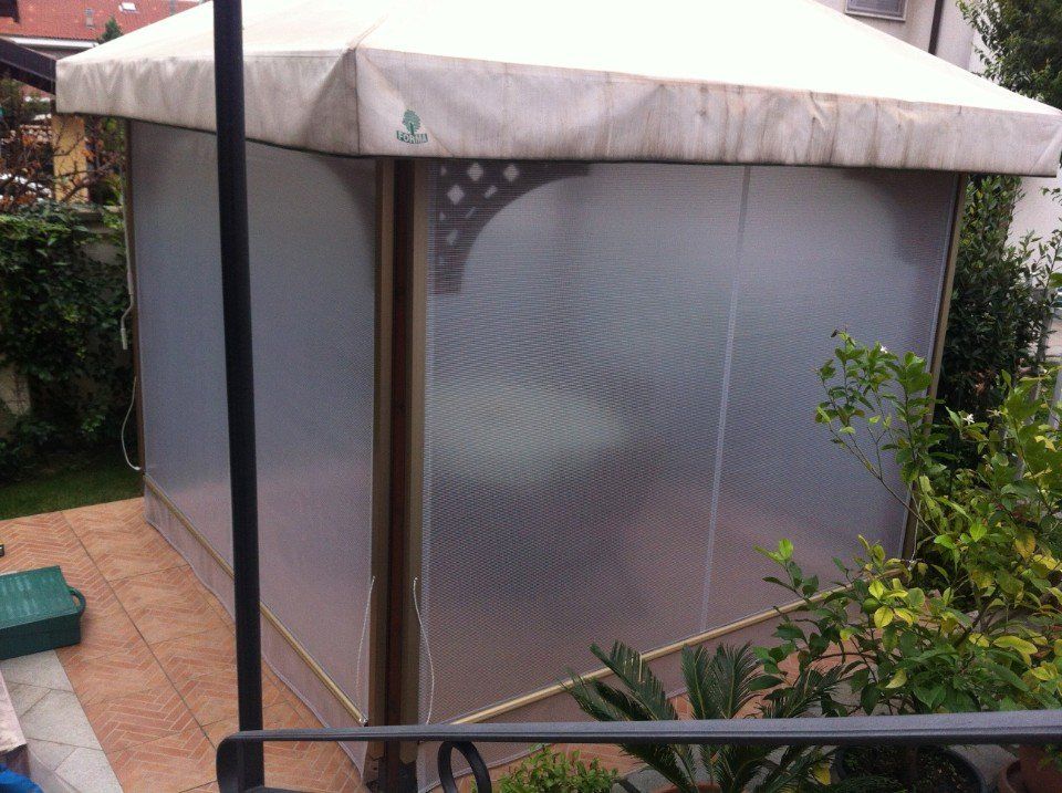 Gazebo con tende invernali a Torino di colore trasparente